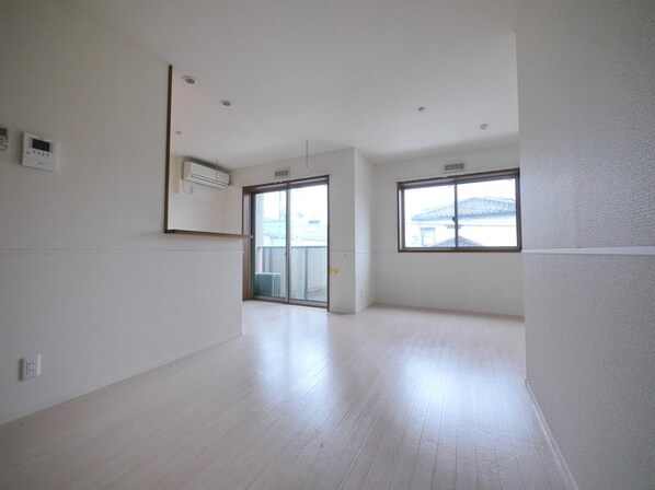 ハイツシェーンVの物件内観写真